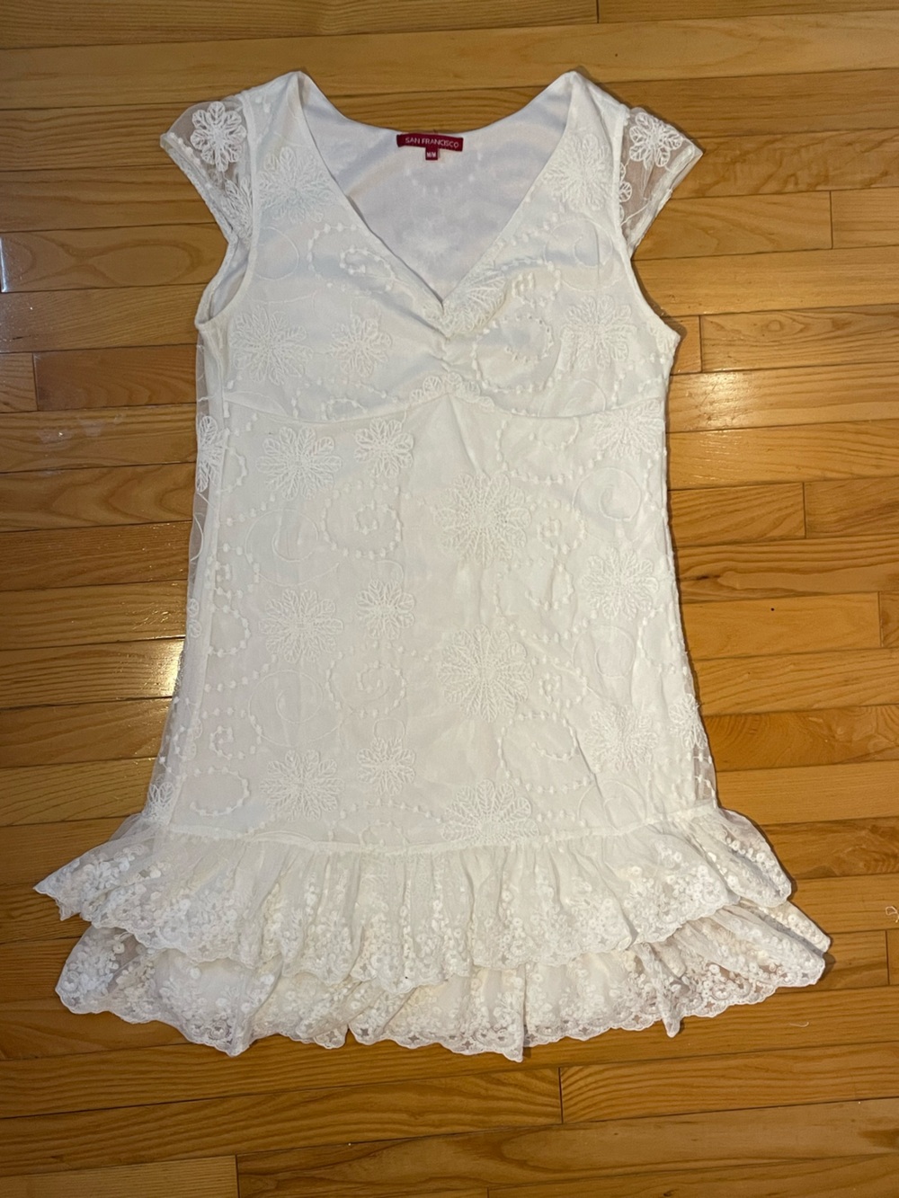 San Francisco Women's White Floral Embroidered Ruffle Sleeve Dress